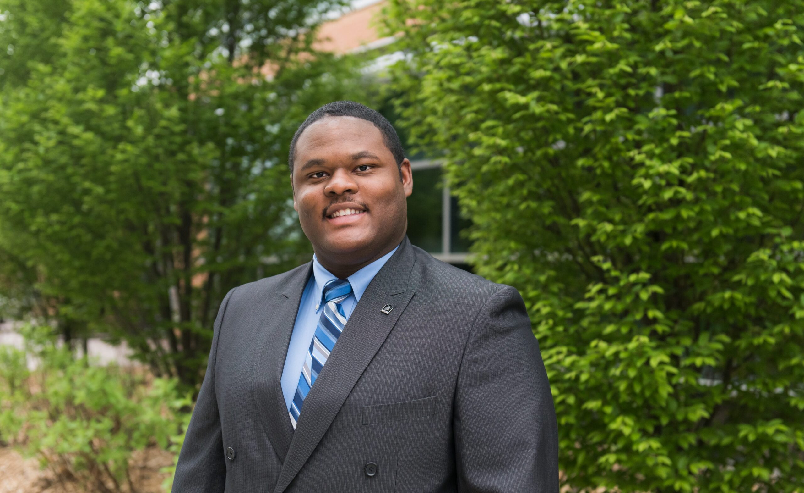 Da’Kuawn Johnson, future M.D./Ph.D., combines commitments to research and peer mentorship