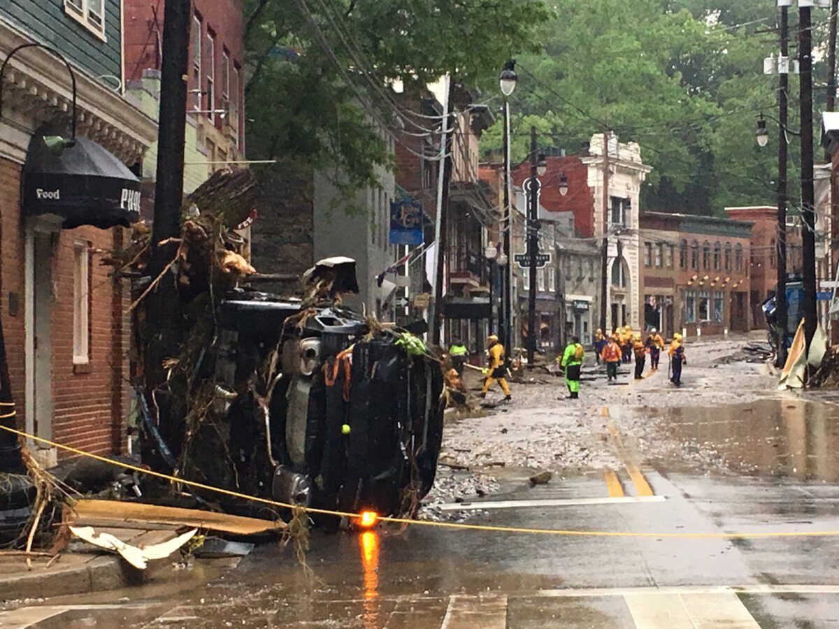 EHS workers respond to the scene in Ellicott City. Permission from Baltimore Sun Media. All rights reserved.