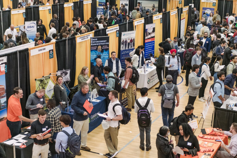 Résumés In Hand, 2,000+ Hopeful And Prepared Retrievers Attend The 2024 ...