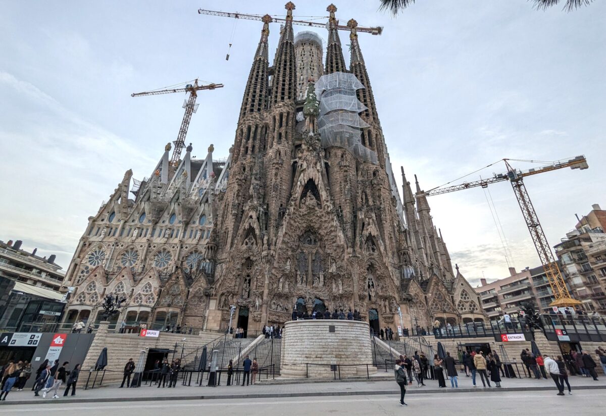 Picture of the Basílica de la Sagrada Família in Barcelona Spain, the largest unfinished church in the world.