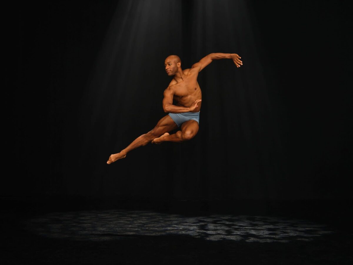 From modern languages to modern dance—Xavier Mack ’16 performs around the world