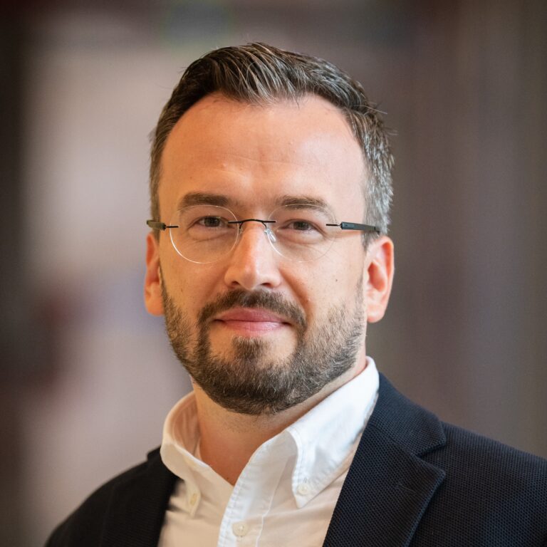 Dr. Alexander Senichev
